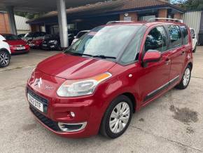 Citroen C3 Picasso 1.6 elegance MPV Petrol red at Cestrefeld Car Sales Chesterfield